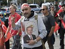 Fanouci tureckého prezidenta Recepa Tayyipa Erdogana ekají u berlínského...