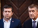 Premiér Andrej Babi s ministrem vnitra Janem Hamákem po schzce s...