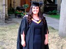 Jennifer Ginleyová z Liverpoolu váila po absolvování univerzity dsivých 122...