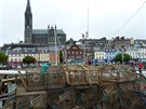 Queenstown (dnes Cobh) byl klíovým pístavem pro transatlantickou plavbu a...