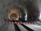Za dva msce projede nejdelm elezninm tunelem v zemi prvn vlak. (21. 9....