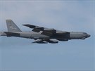 Strategický bombardér B52 odlétá z Ostravy