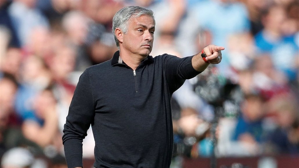 Trenér Manchesteru United Jose Mourinho b�hem utkání s West Hamem.