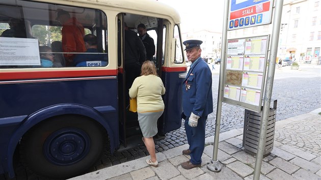 Pi pleitosti oslav 70 let jihlavskho dopravnho podniku vyjely do ulic historick i nejmodernj trolejbusy.