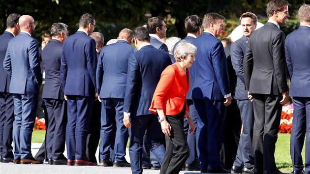 Britsk premirka Theresa Mayov na summitu EU v Salcburku (21. z 2018)