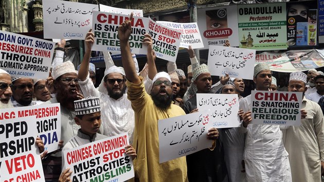 Bombaj, Indie. Protest proti tlaku muslimskch Ujgur v n (14. z 2018)