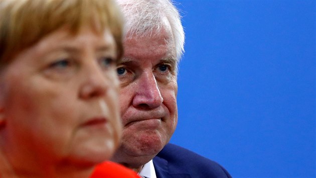 Nmeck kanclka Angela Merkelov a ministr vnitra Horst Seehofer (21. z 2018)