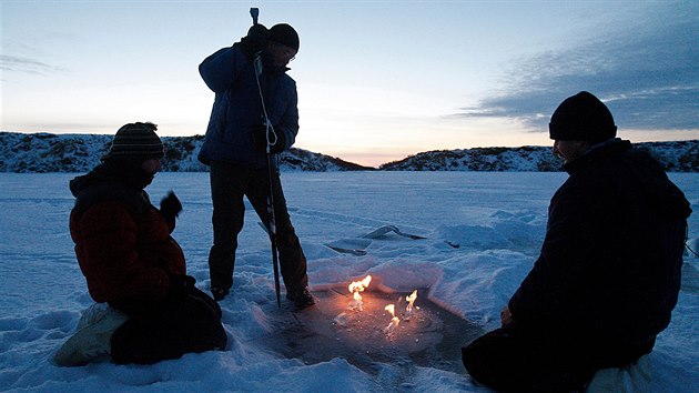 Hoc led. Vdci demonstruj unikn metanu z arktickch jezer.