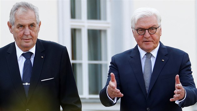 Prezident Milo Zeman a jeho nmeck protjek Frank-Walter Steinmeier pi setkn na zmku Bellevue (21.9.2018)