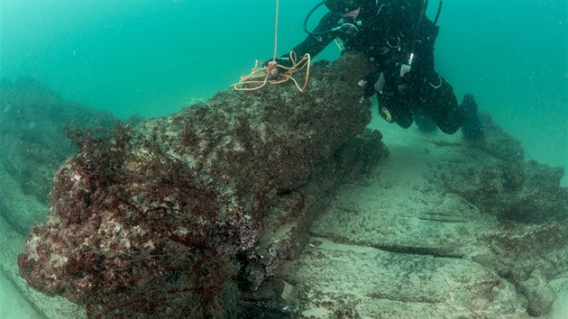 Archeologov u Portugalska objevili tyi sta let starou obchodn lo. (24. z 2018)