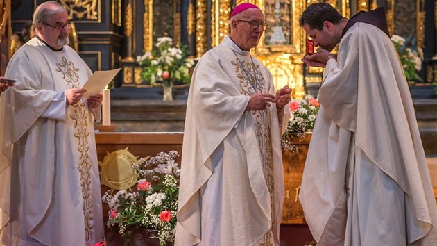 V kostele Panny Marie Sněžné v Praze se konala česko-italská mše, při které pražští františkáni dostali relikviář s ostatky blahoslaveného Odorika z Pordenone (11. září 2018).