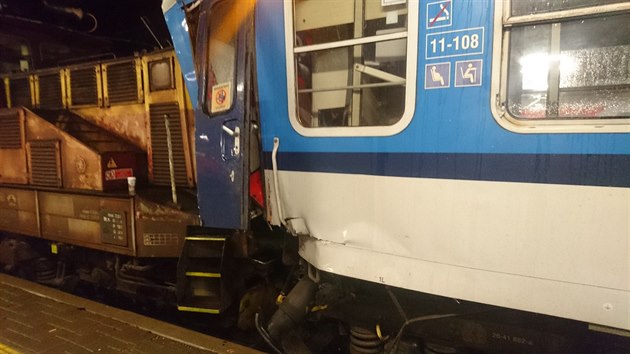 V Českých Budějovicích se srazila lokomotiva s vagóny. (21. 9. 2018)