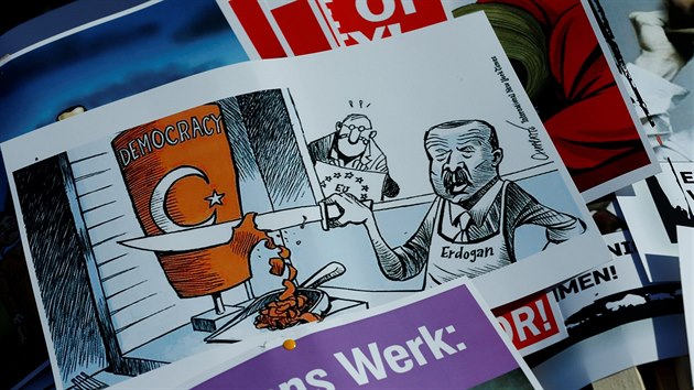 Jeden z plakt, kter si do Kolna nad Rnem pinesli odprci tureckho prezidenta Recepa Tayyipa Erdogana. (29. z 2018)