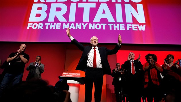 f britskch labourist Jeremy Corbyn na vron konferenci strany v Liverpoolu.