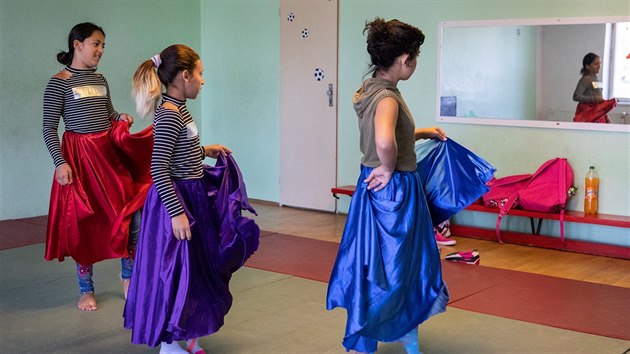 Jednou z možný aktivit pro děti a mládež v Erku jsou různé taneční aktivity. Ty patří mezi nejoblíbenější. (18. září 2018)