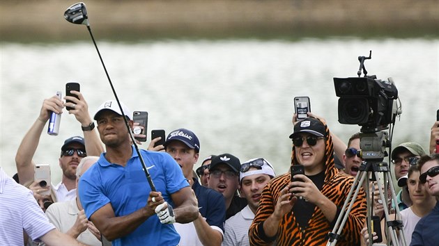 Tiger Woods ve tetm kole turnaje Tour Championship.