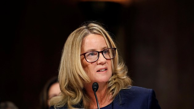 Christine Blasey Fordov vypovd v prvnm vboru Sentu USA o sexulnm napaden z roku 1982, ze kterho obvinila souasnho kandidta na soudce Nejvyho soudu Bretta Kavanaugha. (27. z 2018)