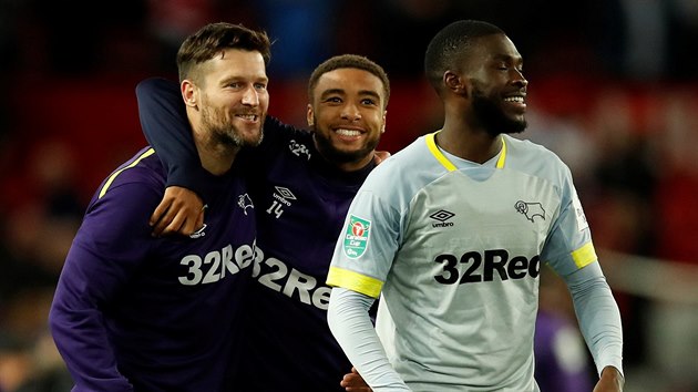 David Nugent, Jayden Bogle a Fikayo Tomori slav vhru svho Derby nad Manchesterem United.