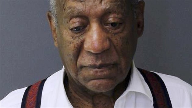 Bill Cosby na policejnm snmku po odsouzen za znsilnn z roku 2004 (25. z 2018)