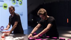 Grafické studio Oficina pro výstavu navrhlo animované simulace a herní systém.