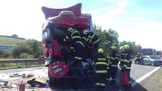 Dálnici D5 u Zdic na Berounsku uzavela ve smru na Prahu nehoda dvou kamion....