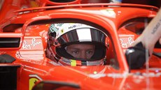 Sebastian Vettel z týmu Ferrari při tréninku na Velkou cenu Ruska.