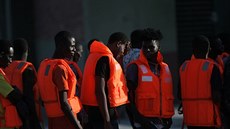 Afrití migranti se vylodili ve panlské Malaze (21. záí 2018)