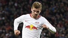 Timo Werner z Lipska slaví, ale jeho gól uznán nebyl.