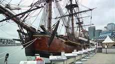 Replika slavné lodi Jamese Cooka Endeavour
