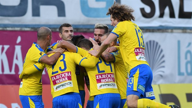 Hr��i Teplic slav� g�l v utk�n� s Jabloncem.