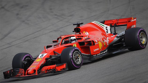 Nmeck jezdec Sebastian Vettel bhem Velk ceny Ruska formule 1
