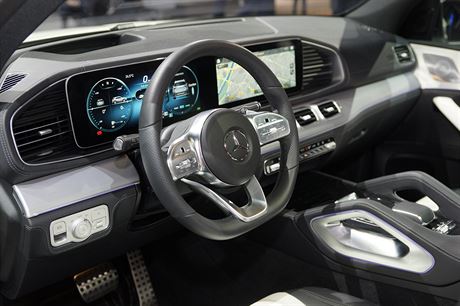 Mercedes-Benz GLE na autosalonu v Pai