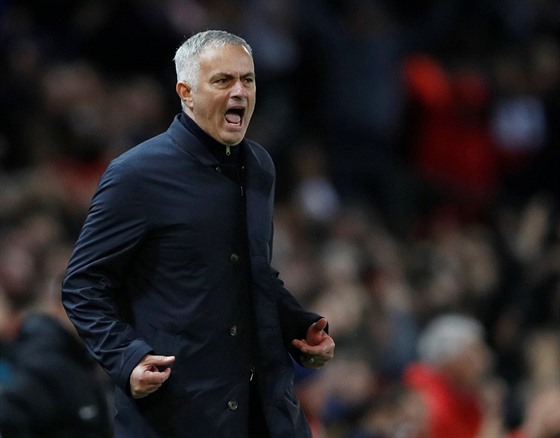 Jose Mourinho, trenér Manchesteru United, v utkání proti Newcastlu.