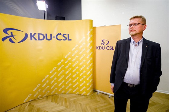 Pavel Bělobrádek v pražském volebním štábu KDU-ČSL. (6. října 2018)
