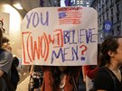 Lidé v New Yorku protestovali proti nominaci Bretta Kavanaugha do Nejvyího...