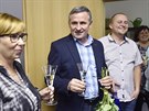 Jií unek (KDU-SL) oslavuje obhajobu senátorského kesla v obvod Vsetín. (6....
