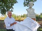 Jaroslav Havlek odhalil bustu T.G.M. v Knskch Dvorech v eskch...