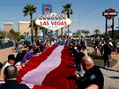 Stovky peivích a pozstalých se shromádily v Las Vegas k uctní památky...