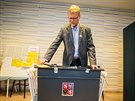 éf KDU-SL Pavel Blobrádek ml v Náchod problémy s vhozením volebního lístku...
