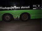 Linkov autobus, kter ukradli a nabourali mladci v Krupce.