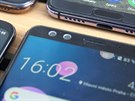 Plochý estipalcový displej HTC U12+ je skvlý pi sledování videa, kde diváka...