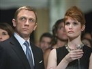 Daniel Craig a Gemma Artertonová ve filmu Quantum of Solace (2008)