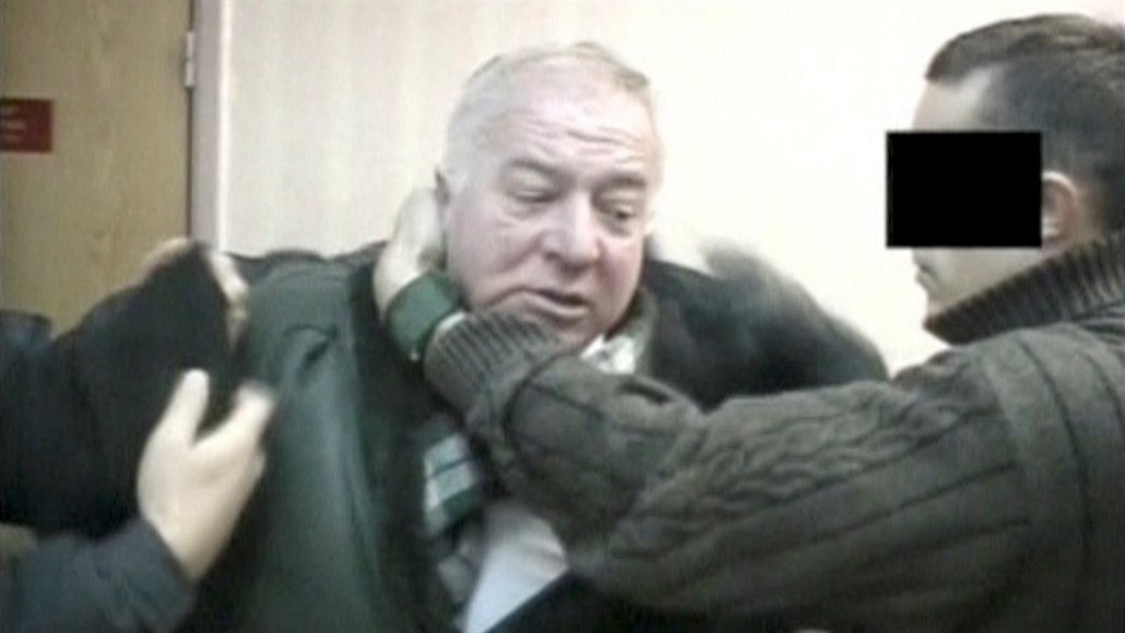 Sergej Skripal p�i zadr�ení FSB.