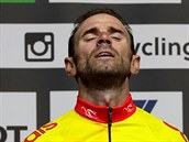 Alejandro Valverde si vychutnv panlskou hymnu na poest mistra svta.