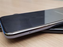 Samsung J6+