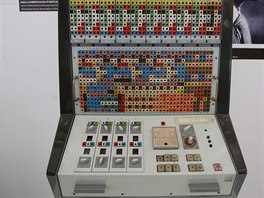 Analogový počítač MEDA 41TC patří do řady vyráběné v 70. letech v...