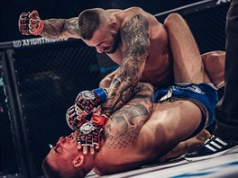 Karlos Vmola soupe v MMA s polskm bijcem Mateuszem Ostrowskm.