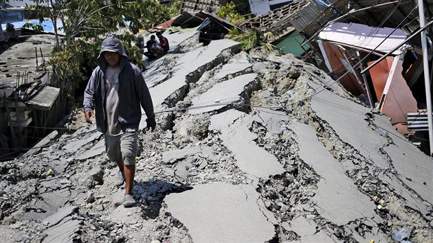 Indonsk ostrov Sulawesi se vzpamatovv z niivho zemtesen a tsunami. (3. jna 2018)