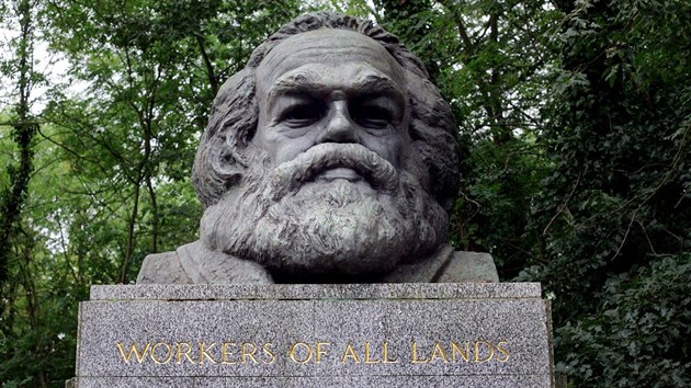 Hrob Karla Marxe na londýnském hbitov