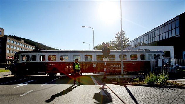 Brnnskmi ulicemi v nedli pijel na zdej vstavit jedin exempl rychlkovho motorovho vozu M260.0, pezdvan Stbrn p. Pro eskoslovensk sttn drhy jej vyrobilo KD, tovrnu opustil na pelomu let 1938 a 1939, ale vzhledem k okupaci nebyl projekt dokonen.